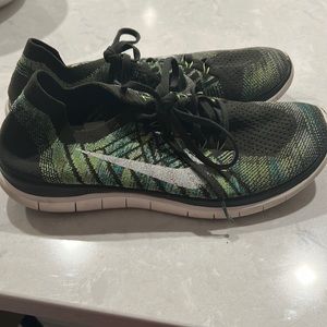 Nike free flyknit 4 size 10.5
